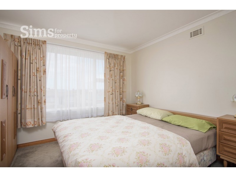 37 Paringa Avenue, Newnham TAS 7248