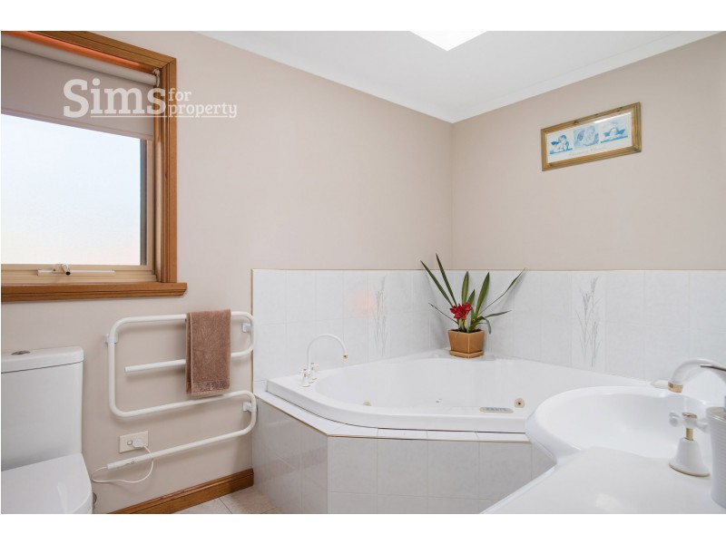 7 Penwood Close, Norwood TAS 7250