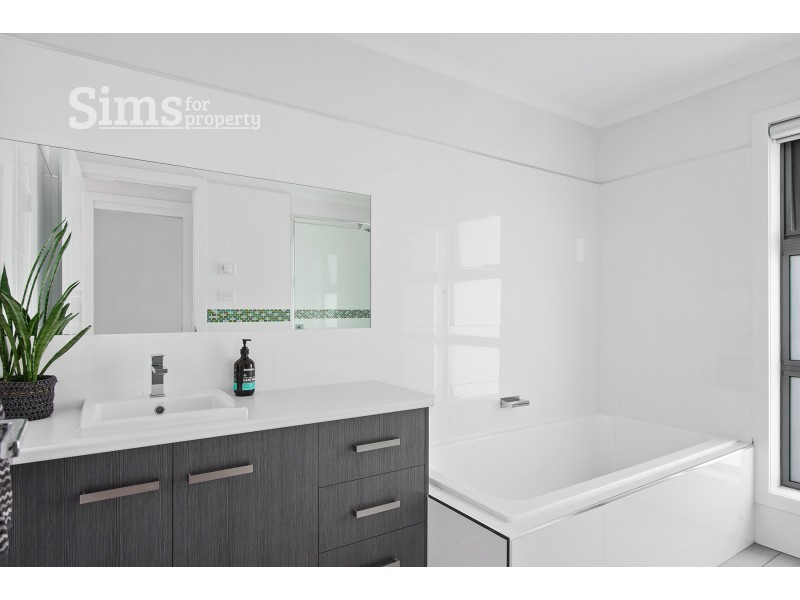 9 Bronte Court, Riverside TAS 7250