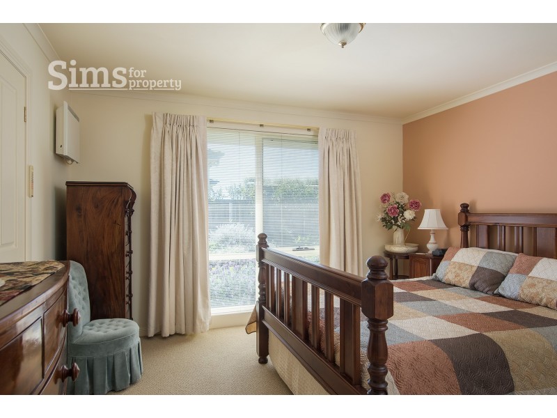 1 Woodford Glade, Newstead TAS 7250