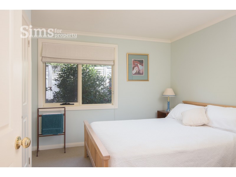 1 Woodford Glade, Newstead TAS 7250