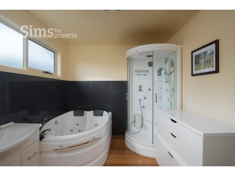 4 Belhaven Crescent, Newstead TAS 7250