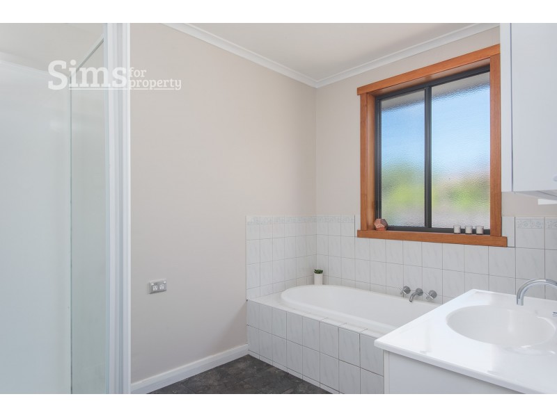 17 Henrietta Grove, West Launceston TAS 7250
