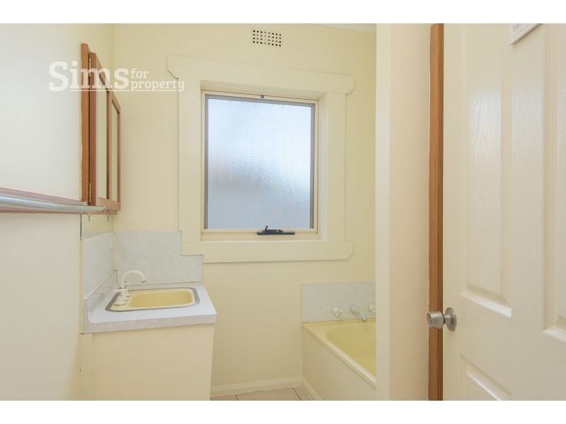 60 Hobart Road, Kings Meadows TAS 7249