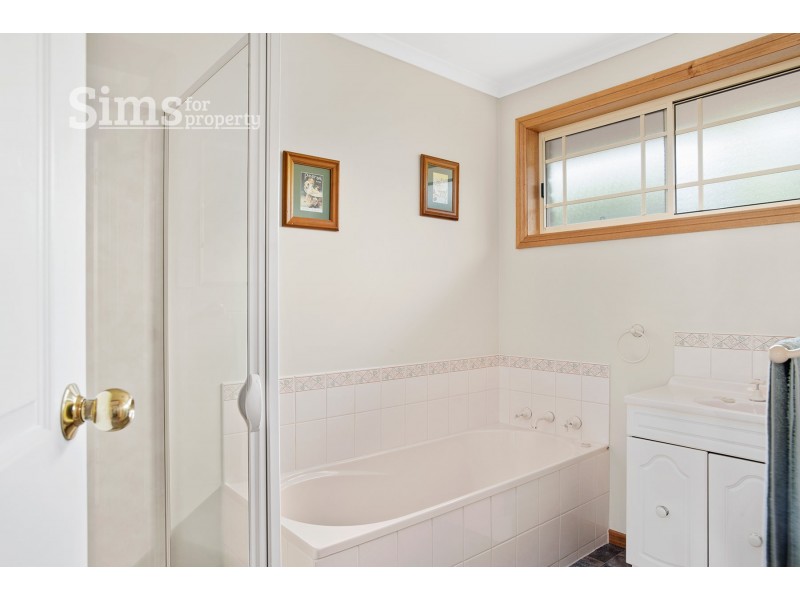8 Wongarra Avenue, Legana TAS 7277