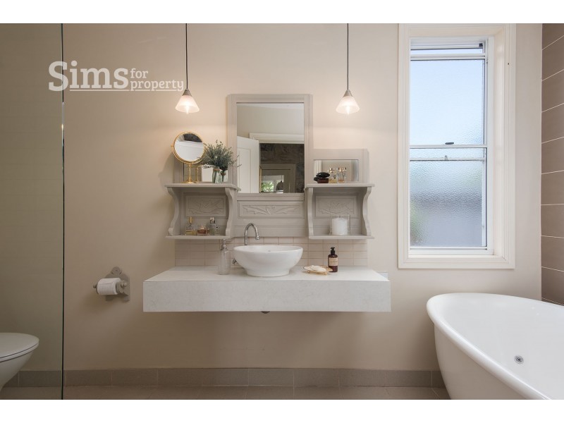 102 Station Road, Norwood TAS 7250