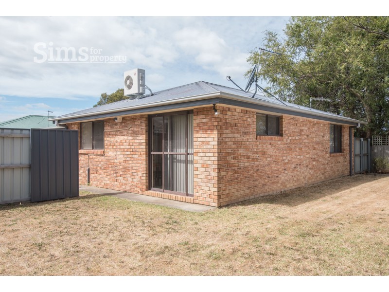 2/11 Drysdale Court, Newnham TAS 7248