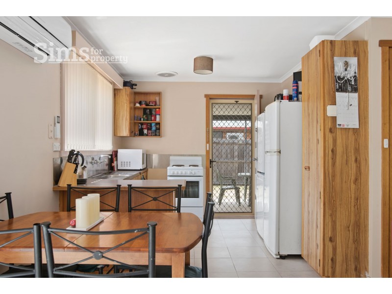 2/11 Drysdale Court, Newnham TAS 7248