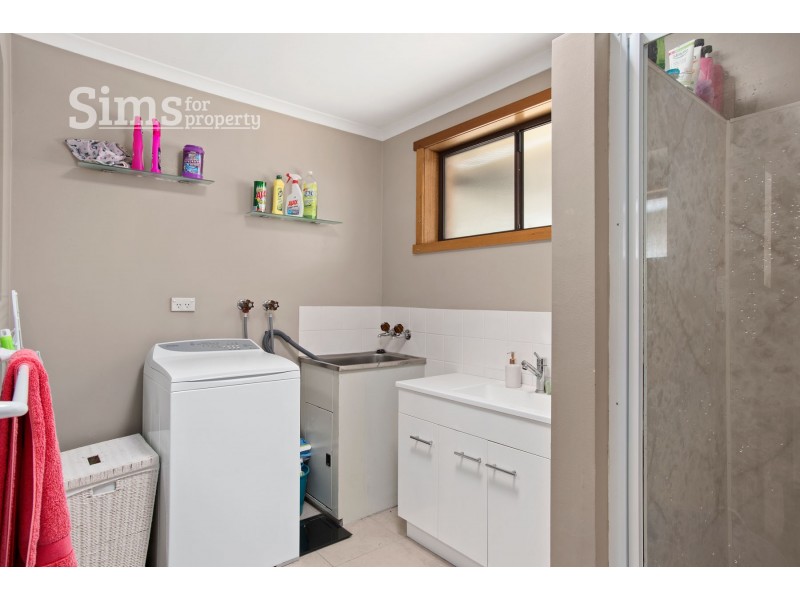 2/11 Drysdale Court, Newnham TAS 7248