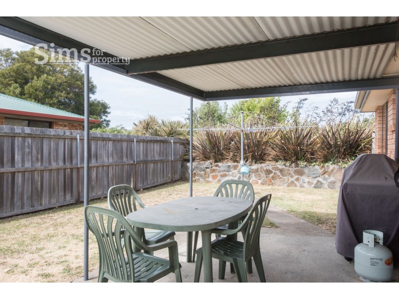 2/11 Drysdale Court, Newnham TAS 7248