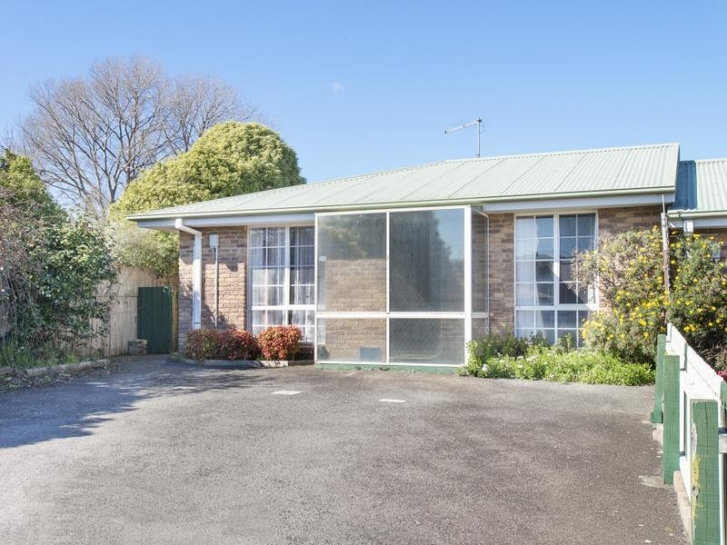 3/4 Patricia Place, Newnham TAS 7248