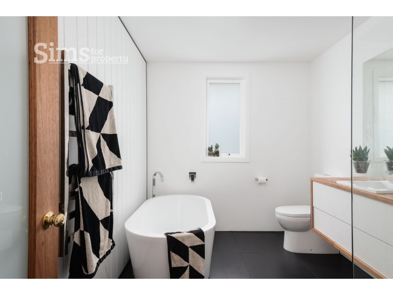 1 Leslie Place, South Launceston TAS 7249