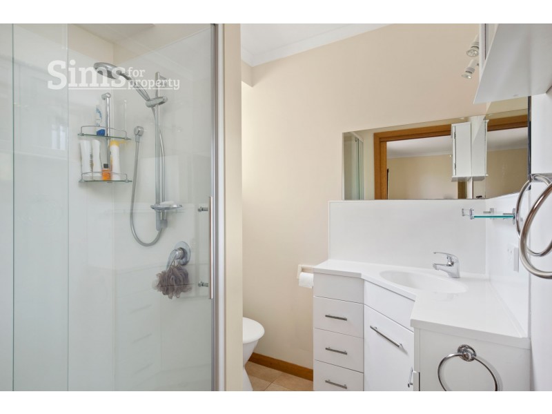 18 Far View Avenue, Riverside TAS 7250