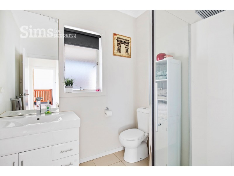24 Tompson Lane, Newnham TAS 7248