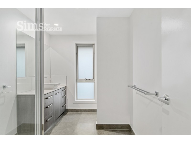 2/44 Lakeside Drive, Kings Meadows TAS 7249