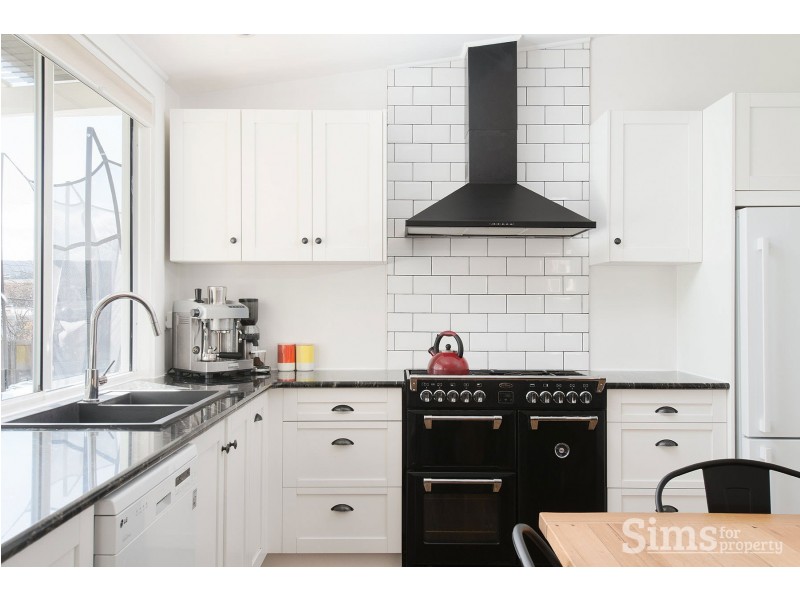 6 Belhaven Crescent, Newstead TAS 7250