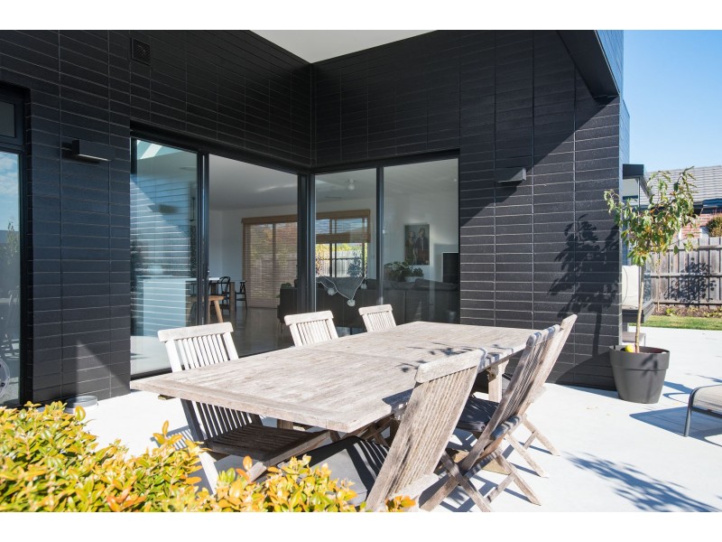 9 Ivy Lane, Newstead TAS 7250