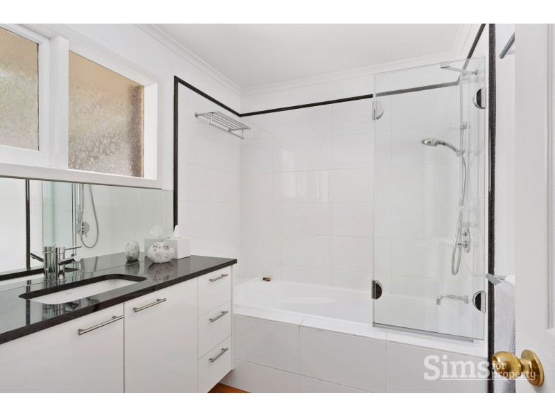 25 Denison Grove, West Launceston TAS 7250