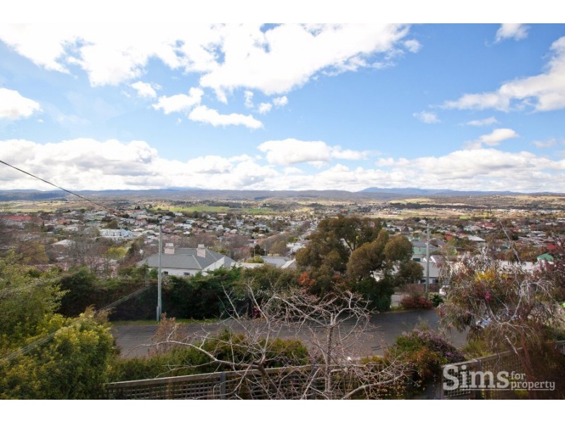 6 Churchill Crescent, Newstead TAS 7250