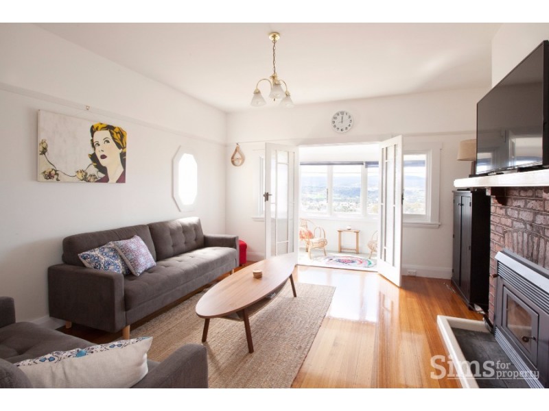 6 Churchill Crescent, Newstead TAS 7250