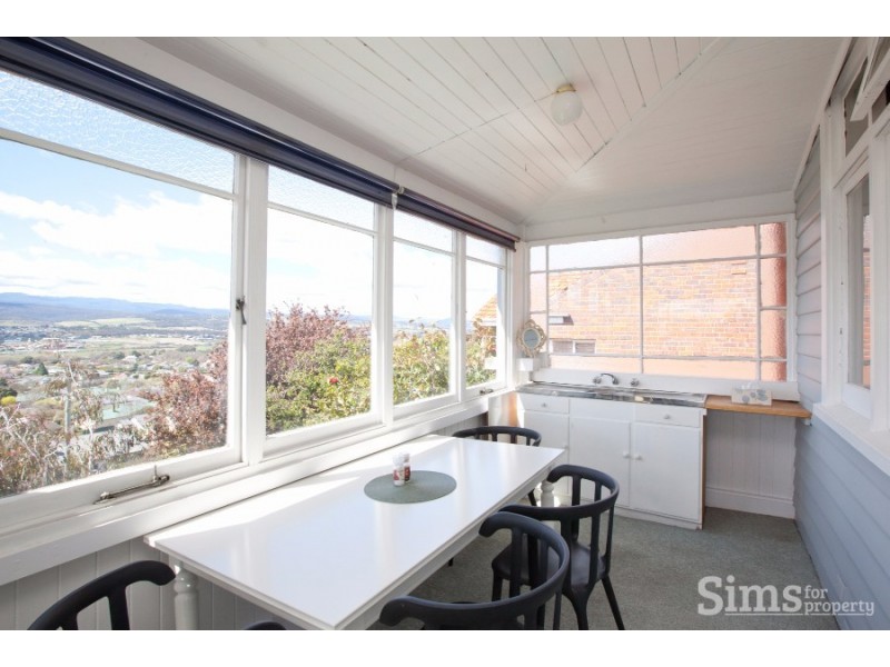 6 Churchill Crescent, Newstead TAS 7250