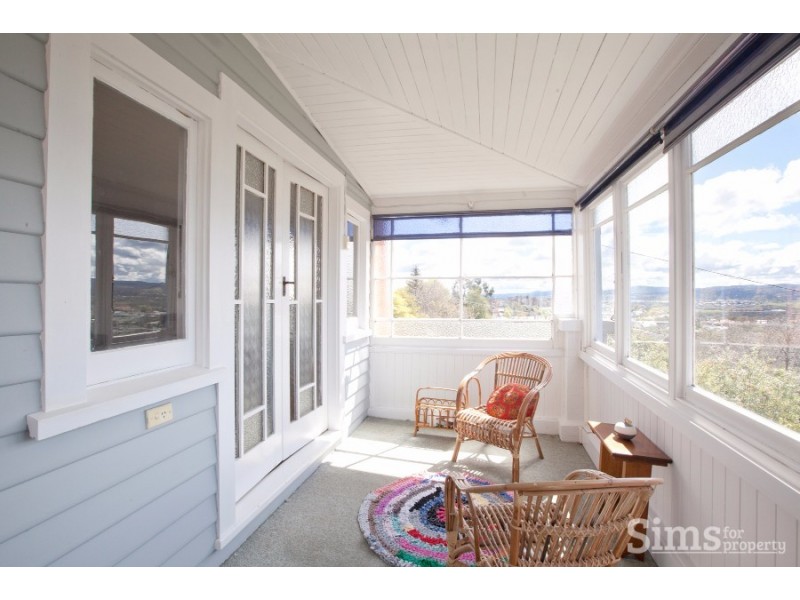 6 Churchill Crescent, Newstead TAS 7250