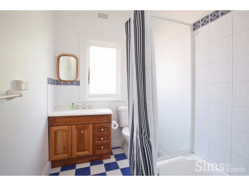 6 Churchill Crescent, Newstead TAS 7250