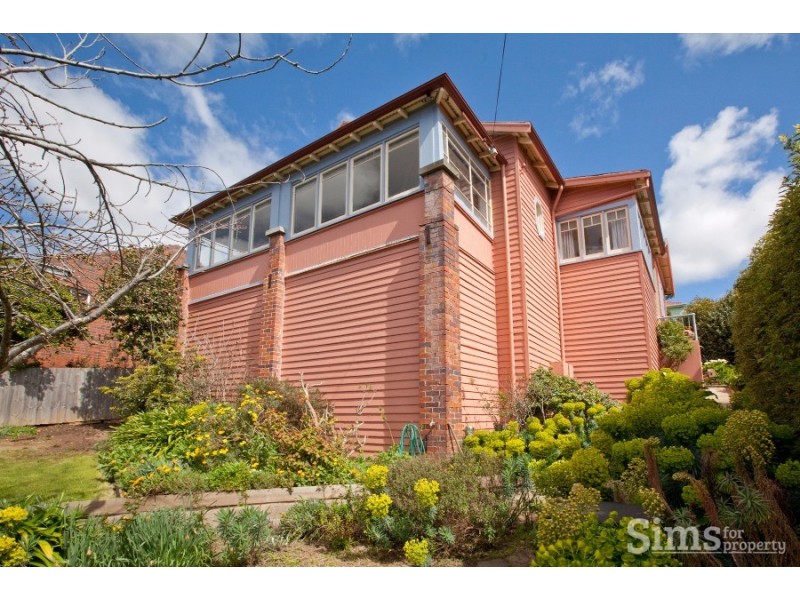 6 Churchill Crescent, Newstead TAS 7250