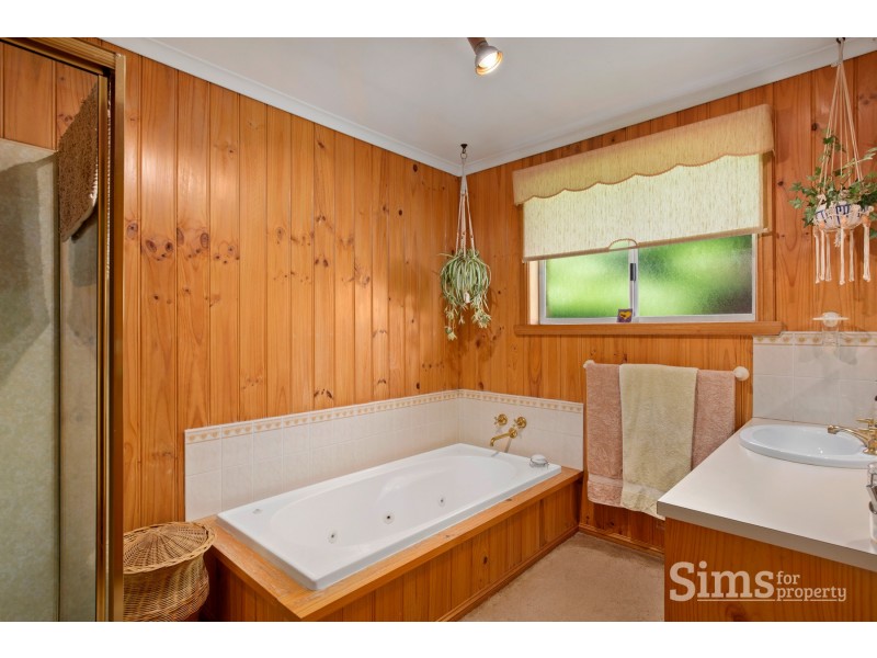 8 Beaumaris Court, Trevallyn TAS 7250