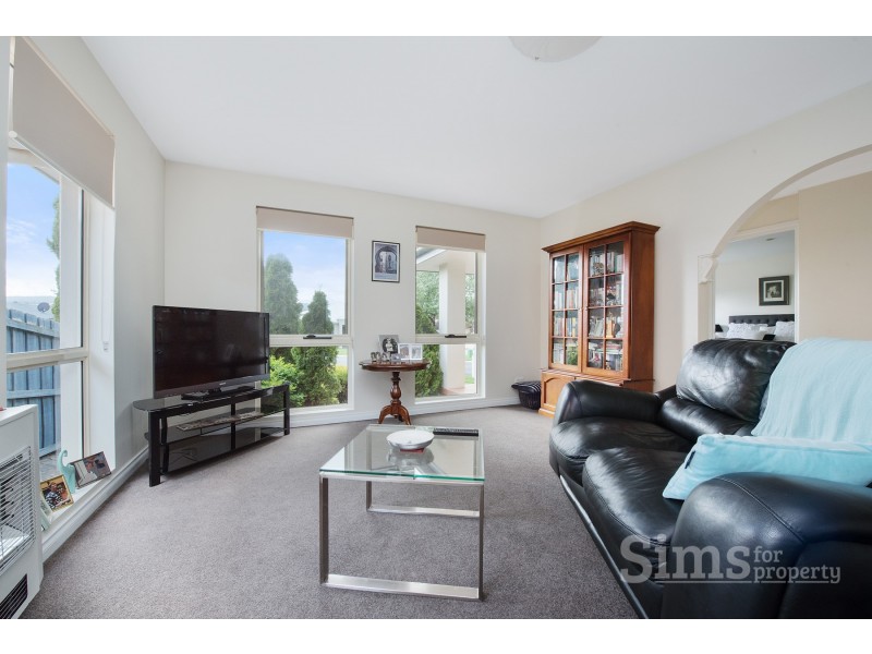 8 Woodford Glade, Newstead TAS 7250