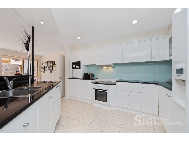 8 Woodford Glade, Newstead TAS 7250