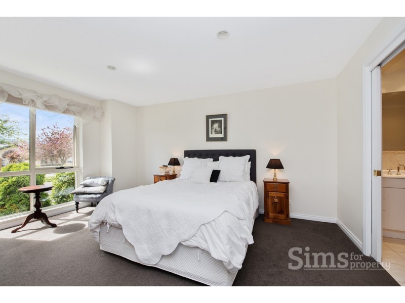 8 Woodford Glade, Newstead TAS 7250