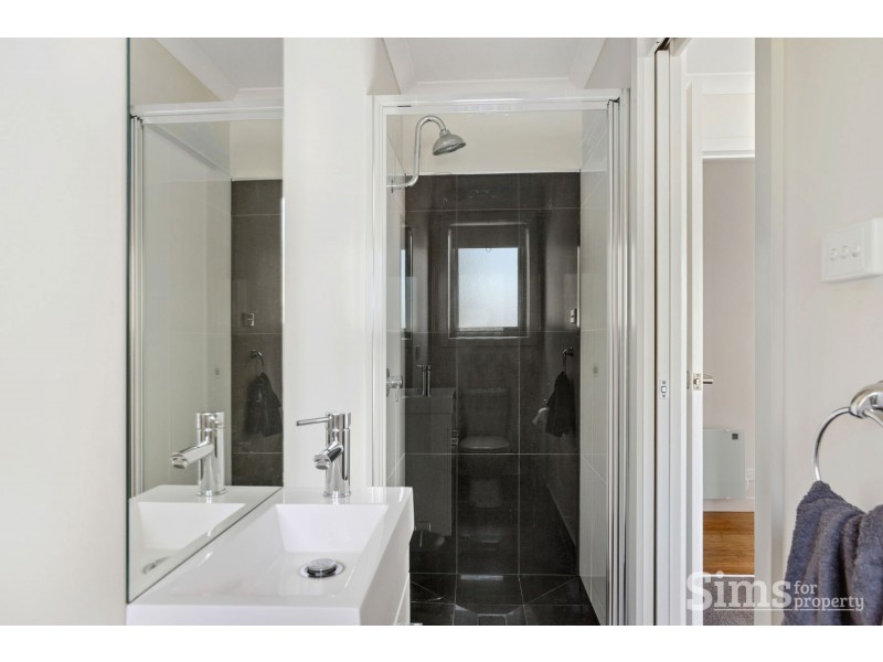 2/1 Classic Drive, Prospect Vale TAS 7250