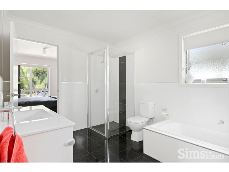 2/1 Classic Drive, Prospect Vale TAS 7250