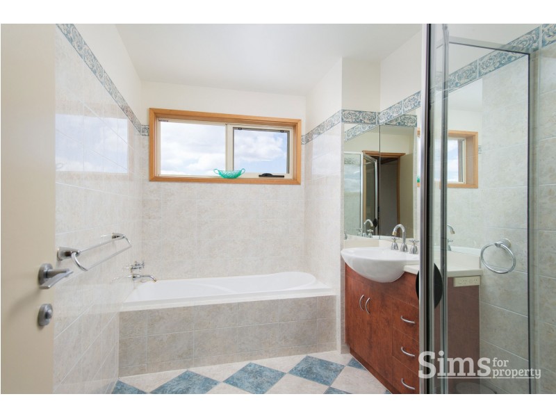5 Daniella Court, Trevallyn TAS 7250