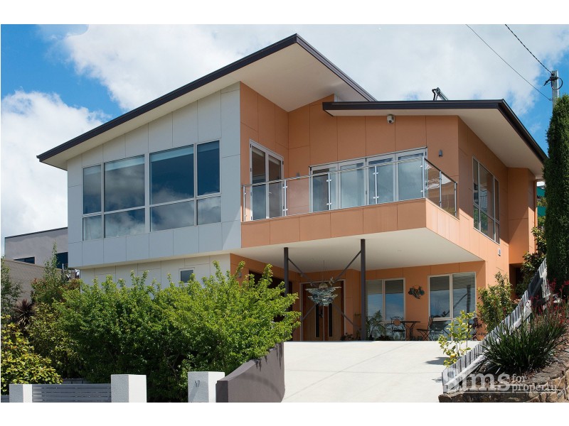 17 Whitford Grove, Trevallyn TAS 7250