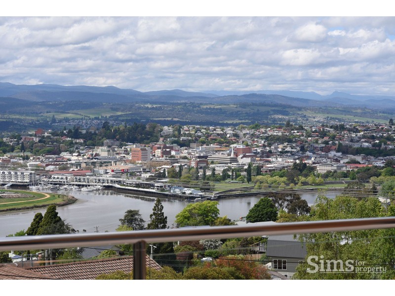 17 Whitford Grove, Trevallyn TAS 7250