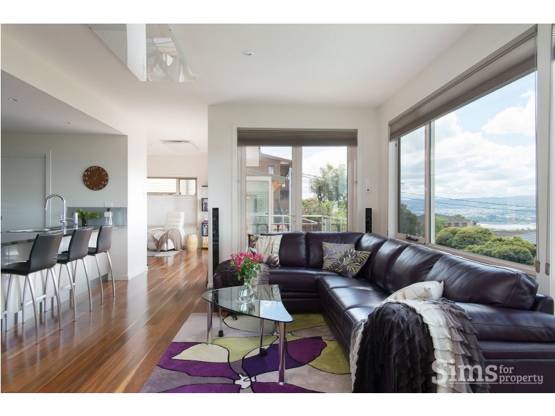 17 Whitford Grove, Trevallyn TAS 7250