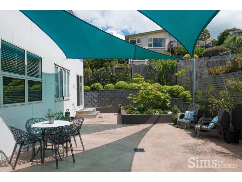 17 Whitford Grove, Trevallyn TAS 7250