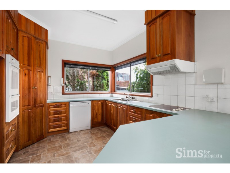7 Teal Court, Newnham TAS 7248