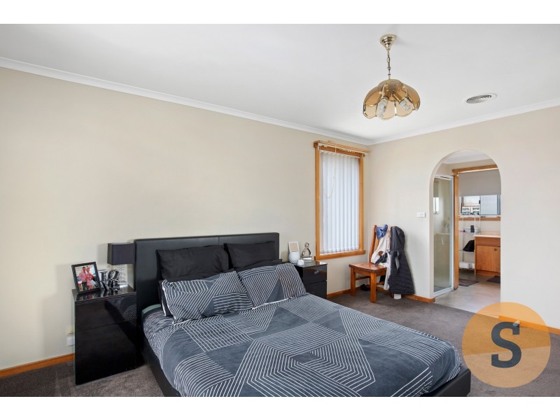 11 Leslie Grove, Prospect Vale TAS 7250