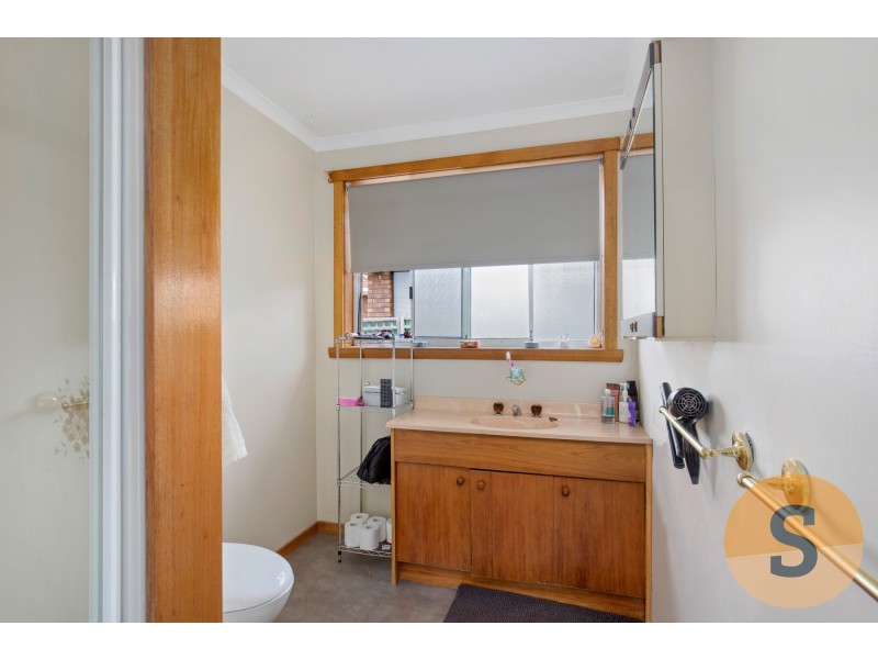 11 Leslie Grove, Prospect Vale TAS 7250