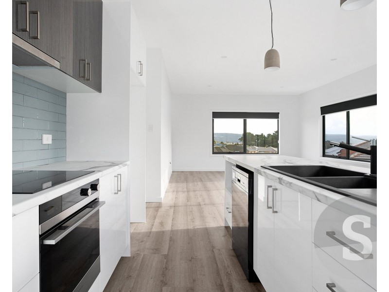 7-9 Malachi Court, Newnham TAS 7248