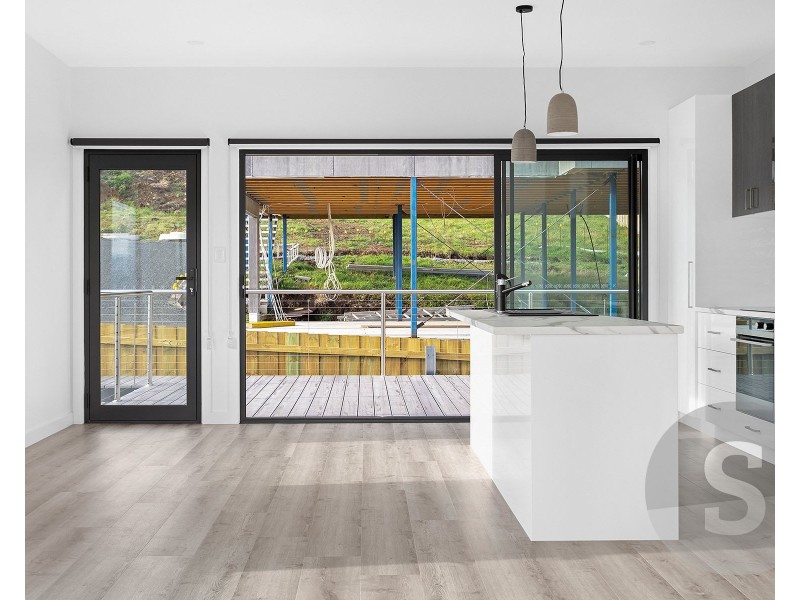 7-9 Malachi Court, Newnham TAS 7248