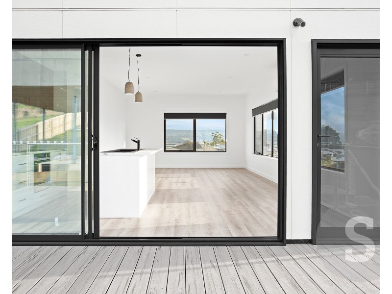7-9 Malachi Court, Newnham TAS 7248