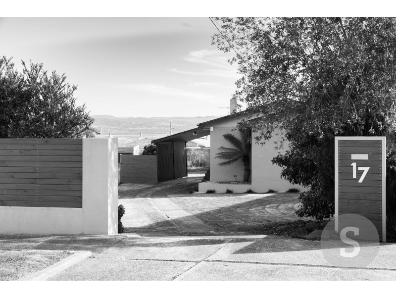 17 Helenwood Grove, Newnham TAS 7248