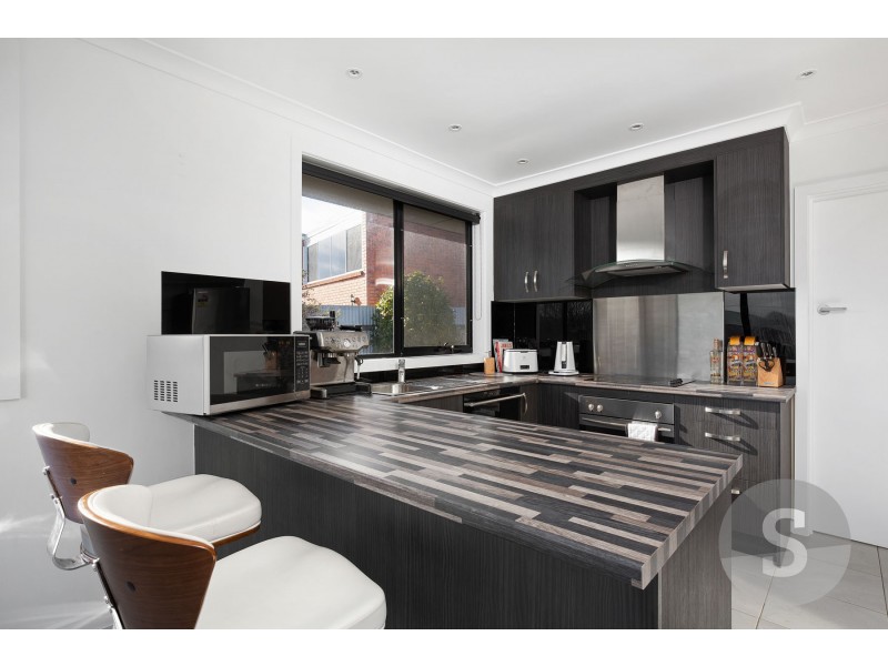 17 Helenwood Grove, Newnham TAS 7248