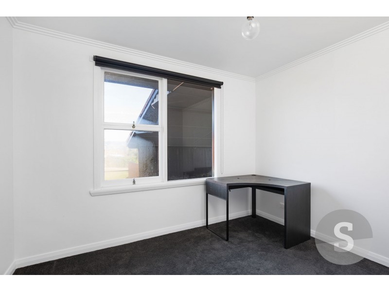 17 Helenwood Grove, Newnham TAS 7248