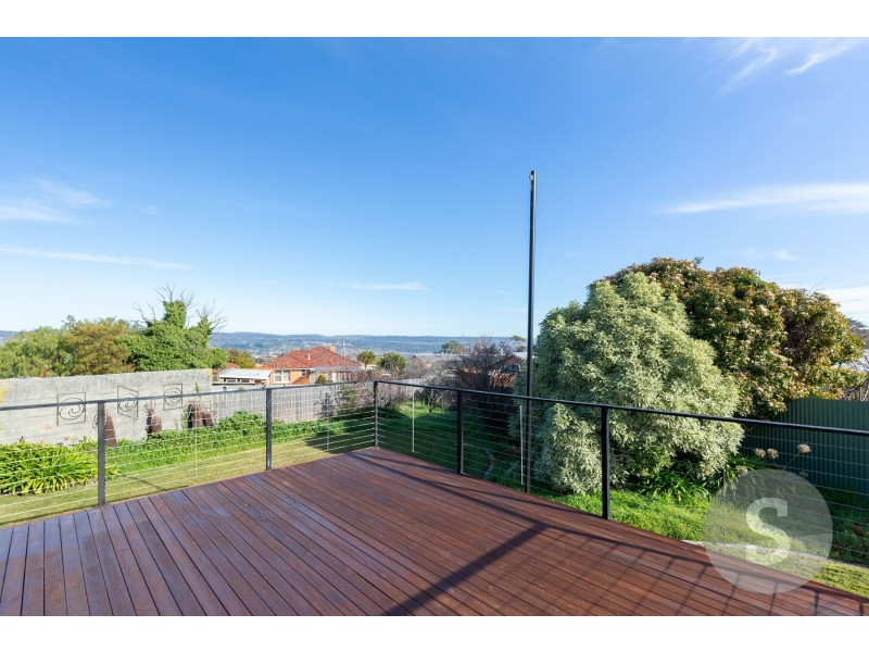 17 Helenwood Grove, Newnham TAS 7248