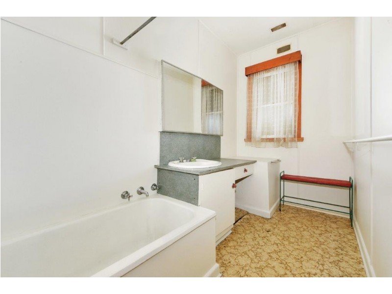 1 Vale Street, Prospect Vale TAS 7250